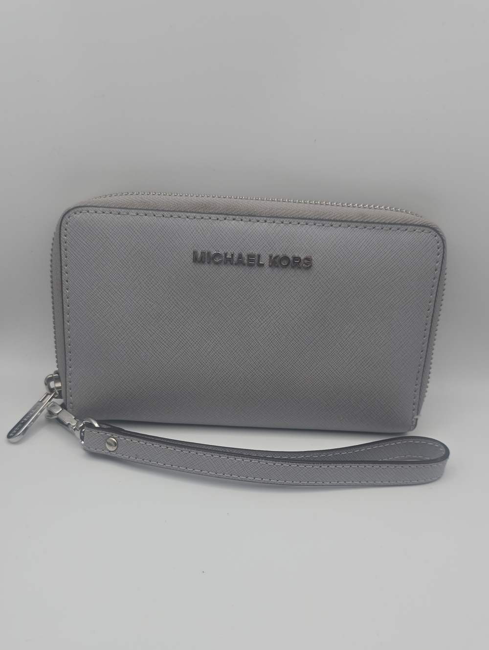 Michael Kors Gray Saffiano Leather W Silver Wristlet/Phone Holder (EUC)🩶